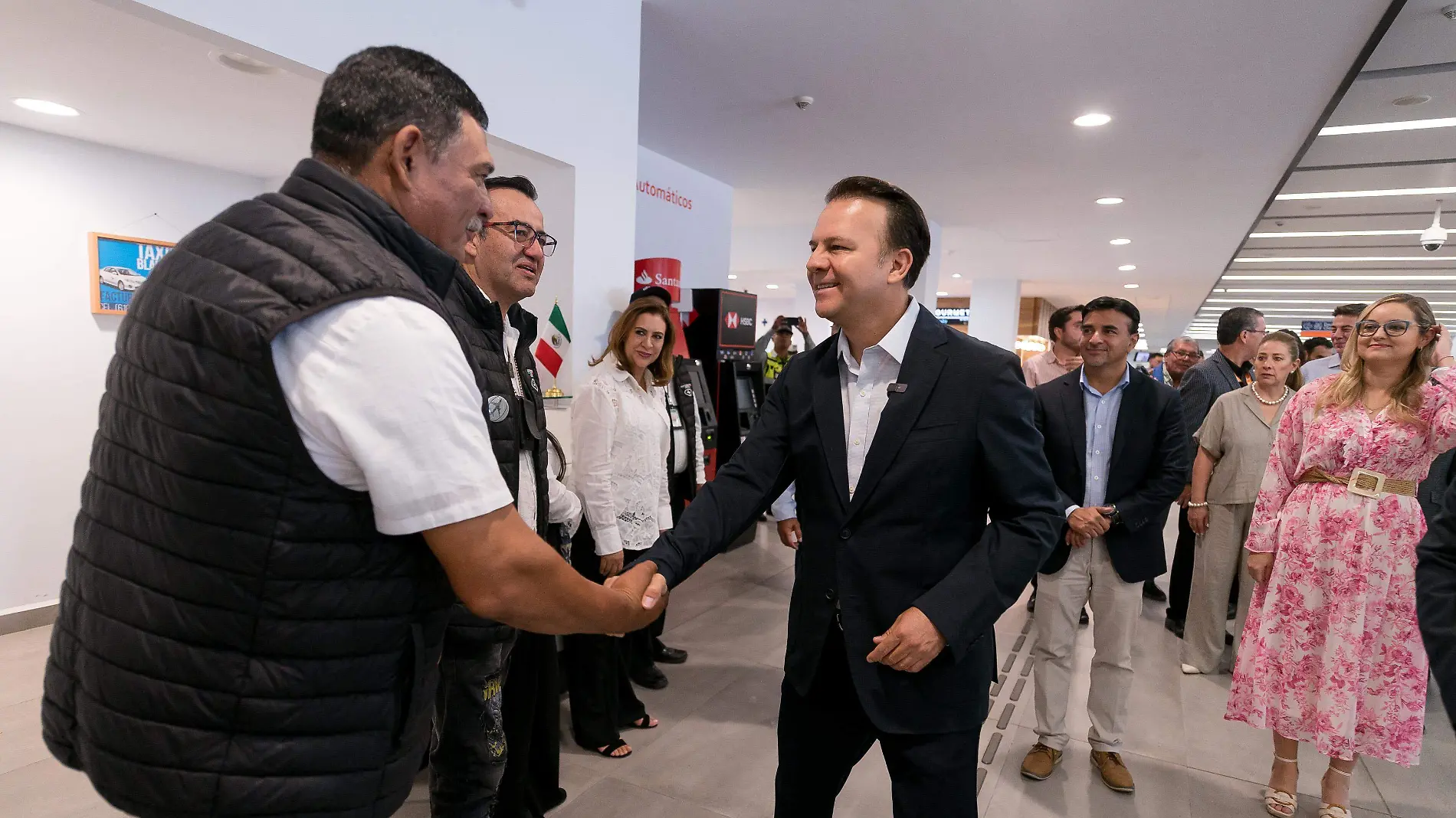 Esteban Villegas inaugura el renovado Aeropuerto de Durango